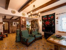Casa cu cerdac - accommodation in  Fagaras and nearby, Muscelului Country (03)