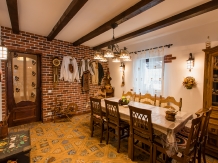Casa cu cerdac - accommodation in  Fagaras and nearby, Muscelului Country (12)