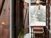 Casa cu cerdac - accommodation in  Fagaras and nearby, Muscelului Country (30)