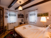 Casa cu cerdac - accommodation in  Fagaras and nearby, Muscelului Country (31)