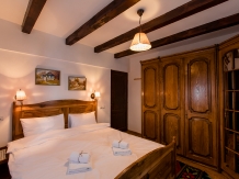 Casa cu cerdac - accommodation in  Fagaras and nearby, Muscelului Country (32)