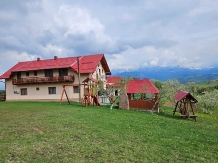 Cazare la  Casa Felinarul Muntilor