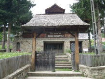 Muzeul Chihlimbarului din Colti - O Comoara stralucitoare in inima muntilor