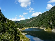 Lacurile Petrimanu si Galbenu de pe Latorita - splendoare in apa 